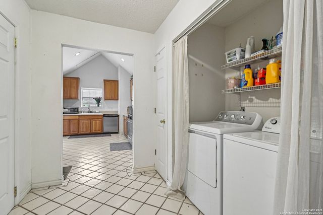 2709 Craig Pl, San Antonio, TX 78228