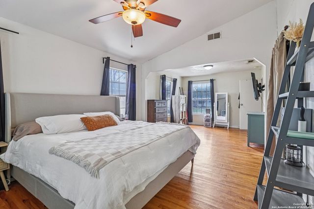 2709 Craig Pl, San Antonio, TX 78228