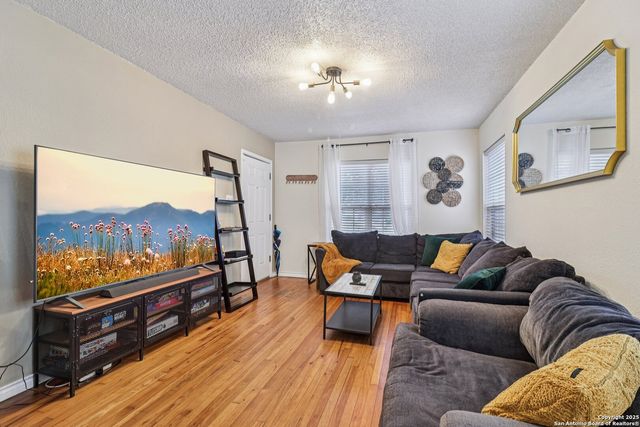 2709 Craig Pl, San Antonio, TX 78228