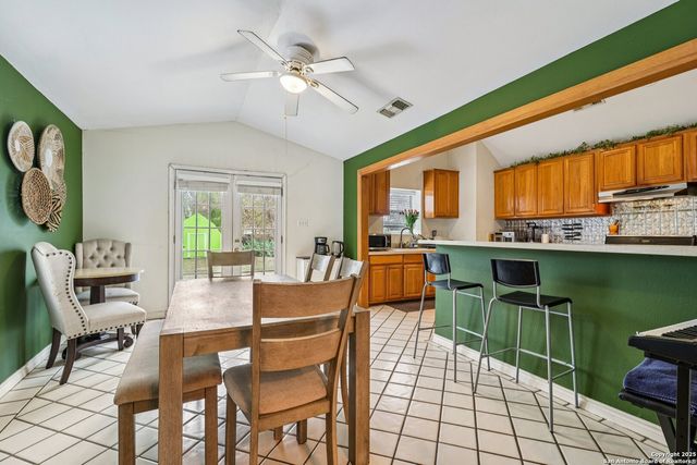 2709 Craig Pl, San Antonio, TX 78228