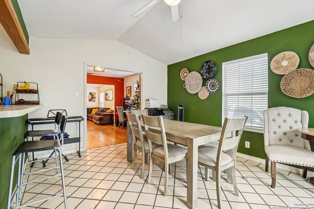 2709 Craig Pl, San Antonio, TX 78228