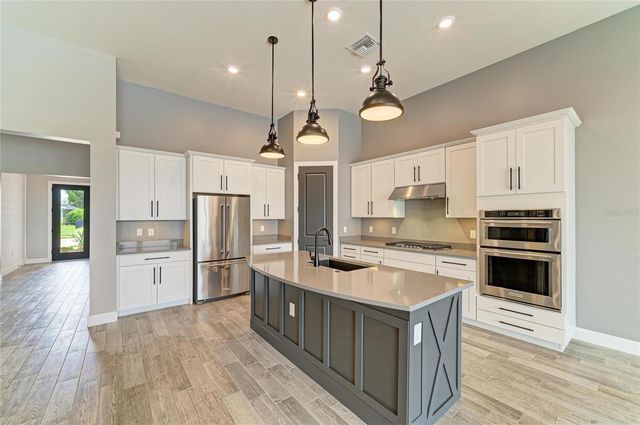 12151 CRANSTON WAY, Lakewood Ranch, FL 34211