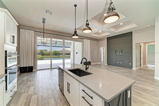 12151 CRANSTON WAY, Lakewood Ranch, FL 34211