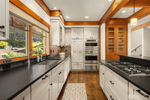 4174 Beach Drive, Freeland, WA 98249