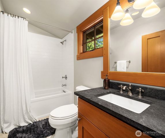 4174 Beach Drive, Freeland, WA 98249