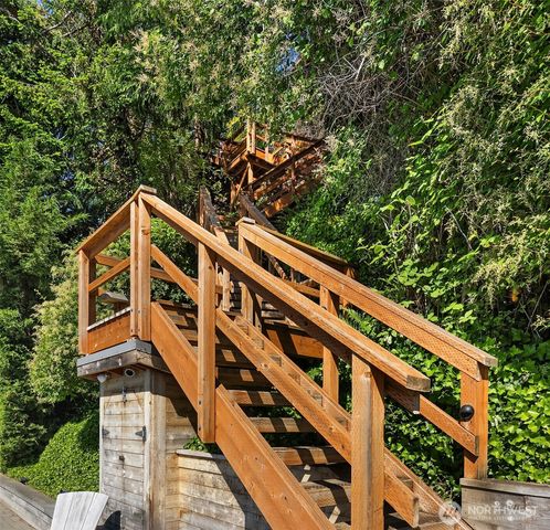 4174 Beach Drive, Freeland, WA 98249