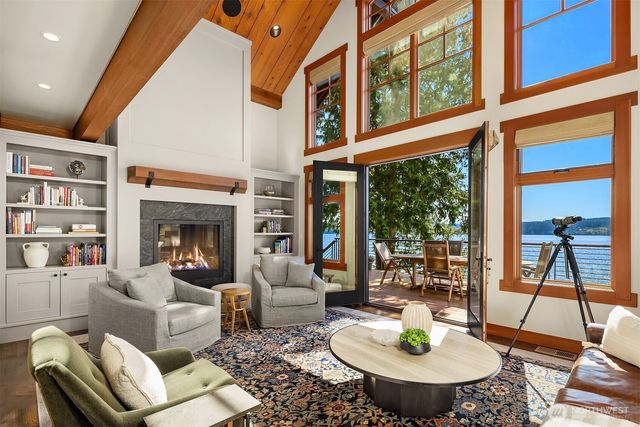 4174 Beach Drive, Freeland, WA 98249