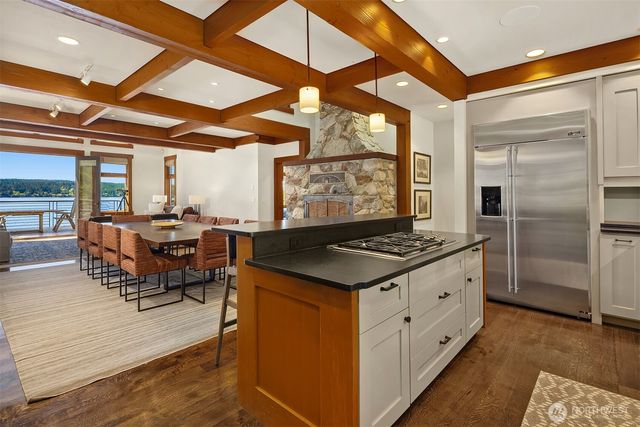 4174 Beach Drive, Freeland, WA 98249