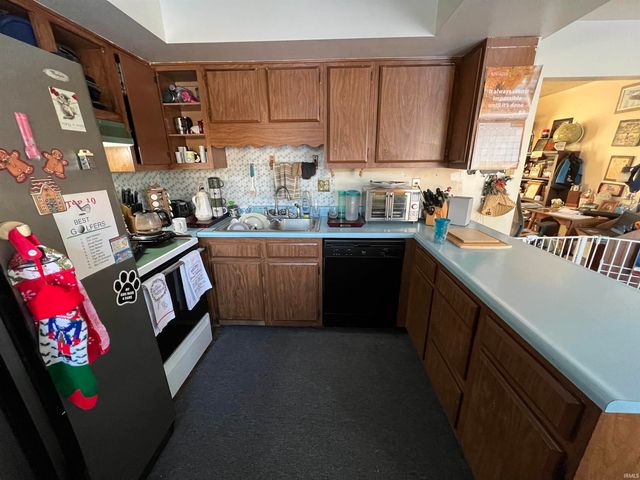 10116 Yoder Road, Yoder, IN 46798