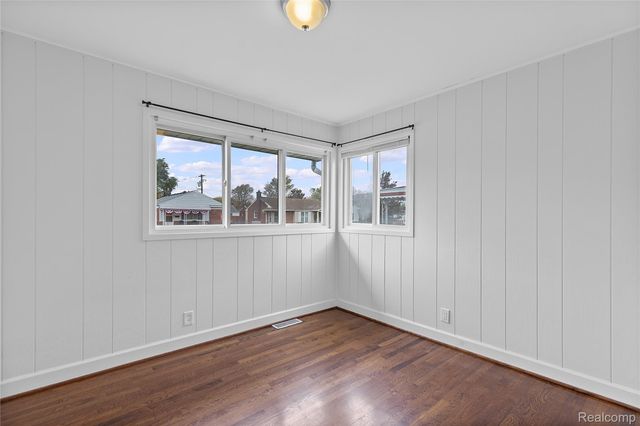 28222 Bohn Street, Roseville, MI 48066