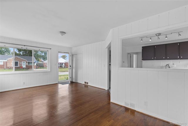 28222 Bohn Street, Roseville, MI 48066