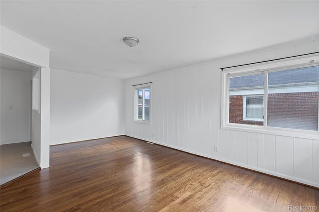 28222 Bohn Street, Roseville, MI 48066