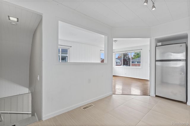 28222 Bohn Street, Roseville, MI 48066