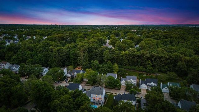 1307 Red Oak Plantation Drive, Ballwin, MO 63021