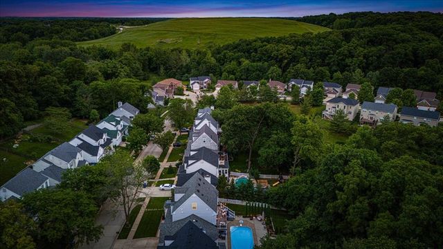 1307 Red Oak Plantation Drive, Ballwin, MO 63021