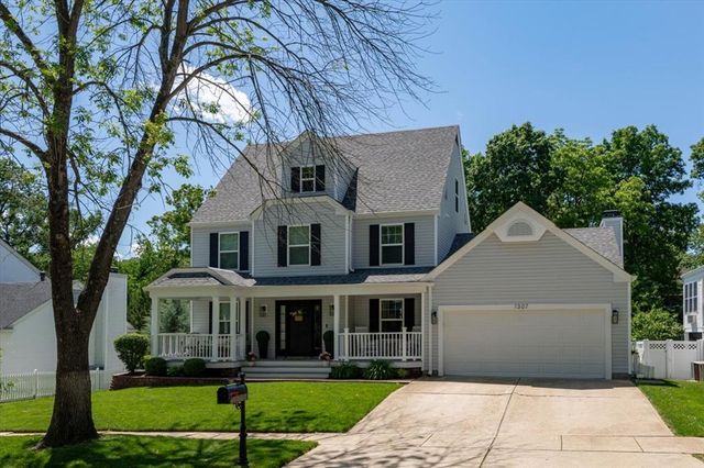 1307 Red Oak Plantation Drive, Ballwin, MO 63021