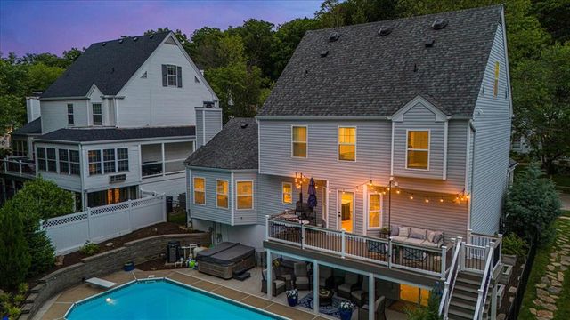 1307 Red Oak Plantation Drive, Ballwin, MO 63021