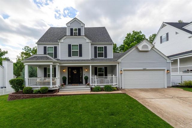 1307 Red Oak Plantation Drive, Ballwin, MO 63021