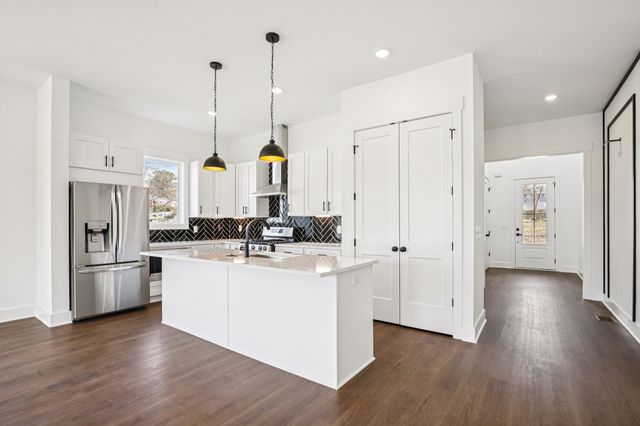 2213 18th Ave, N, Nashville, TN 37208