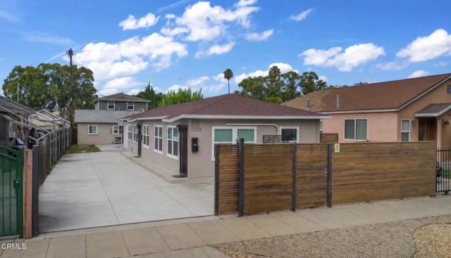 3136-3138 Casitas Avenue, Los Angeles, CA 90039