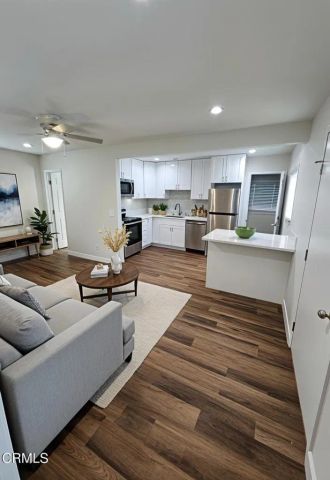 3136-3138 Casitas Avenue, Los Angeles, CA 90039