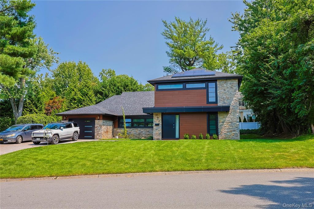 5 Market Lane, Great Neck, NY 11020 — photo 2