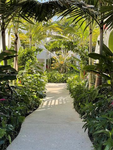 8035 ABBOTT AV, Miami Beach, FL 33141