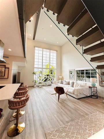 8035 ABBOTT AV, Miami Beach, FL 33141