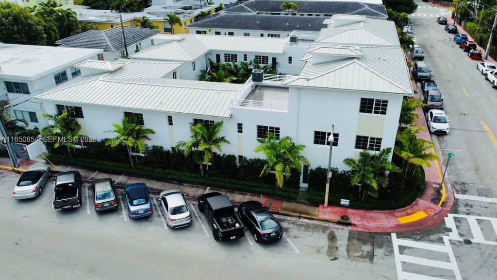 8035 ABBOTT AV, Miami Beach, FL 33141