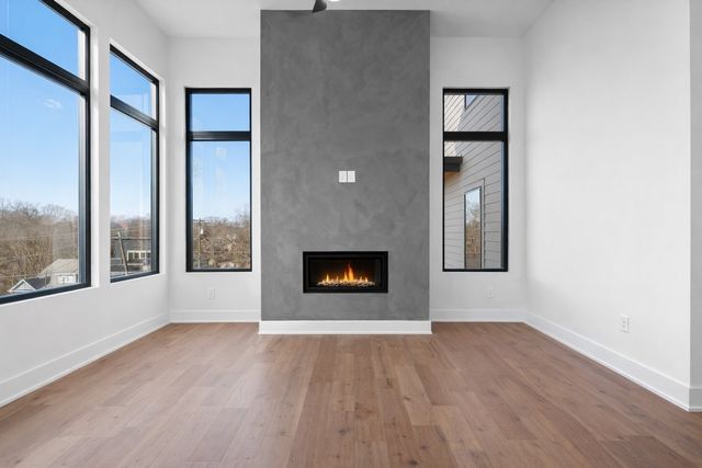 996 Douglas Ave, Nashville, TN 37206