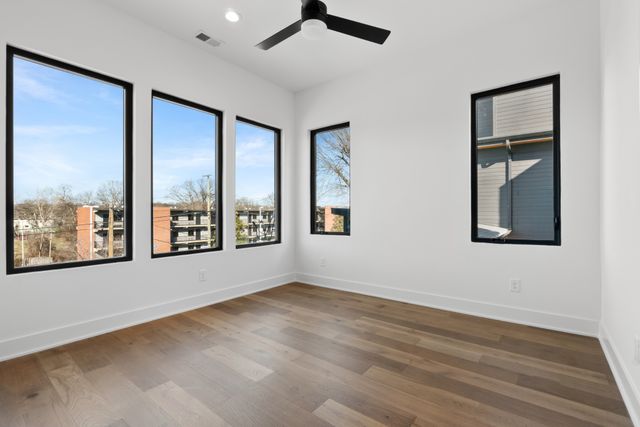 996 Douglas Ave, Nashville, TN 37206