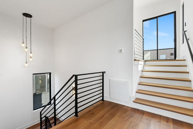 996 Douglas Ave, Nashville, TN 37206