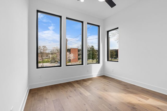 996 Douglas Ave, Nashville, TN 37206