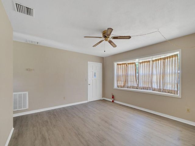7907 Lockwood Drive, Fort Pierce, FL 34951