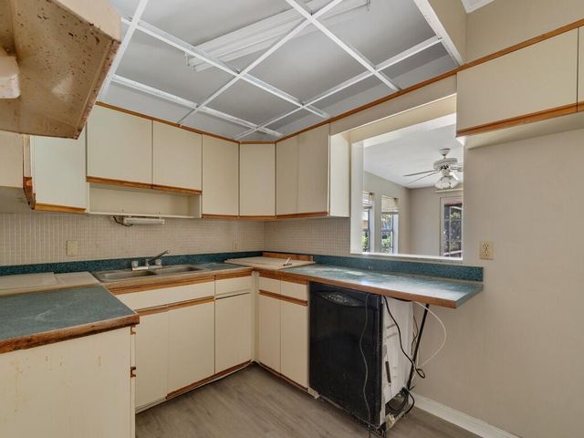 7907 Lockwood Drive, Fort Pierce, FL 34951