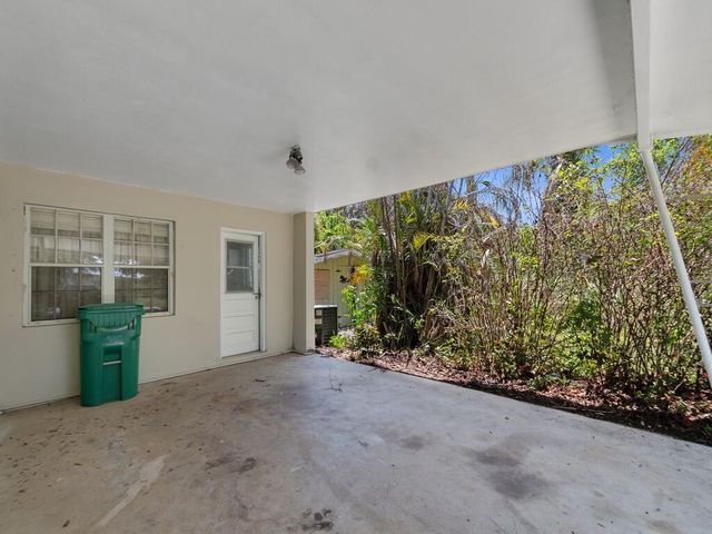 7907 Lockwood Drive, Fort Pierce, FL 34951