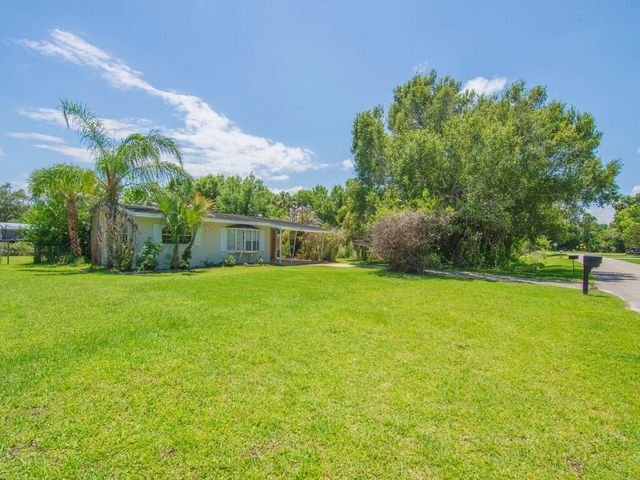 7907 Lockwood Drive, Fort Pierce, FL 34951