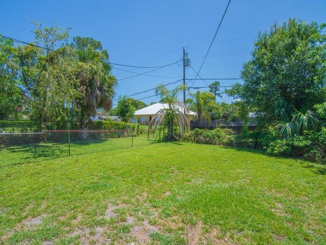 7907 Lockwood Drive, Fort Pierce, FL 34951