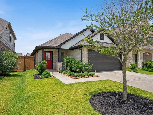 8111 Blue Fish Drive, Cypress, TX 77433