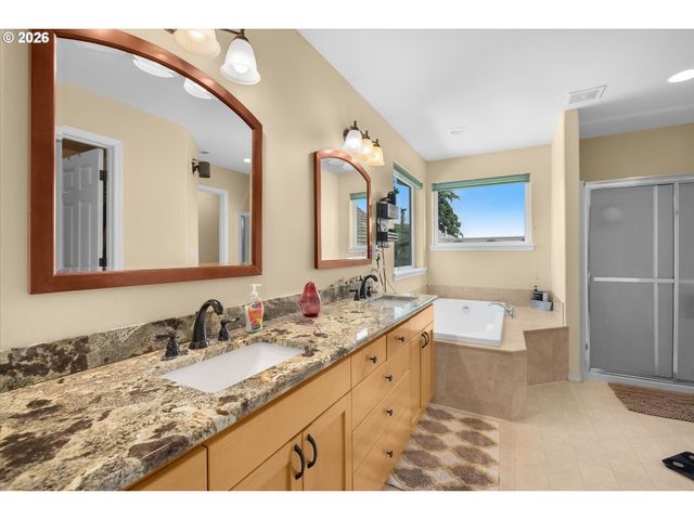 1418 Se 8TH Ave, Canby, OR 97013