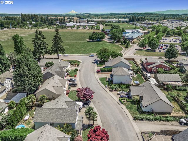 1418 Se 8TH Ave, Canby, OR 97013