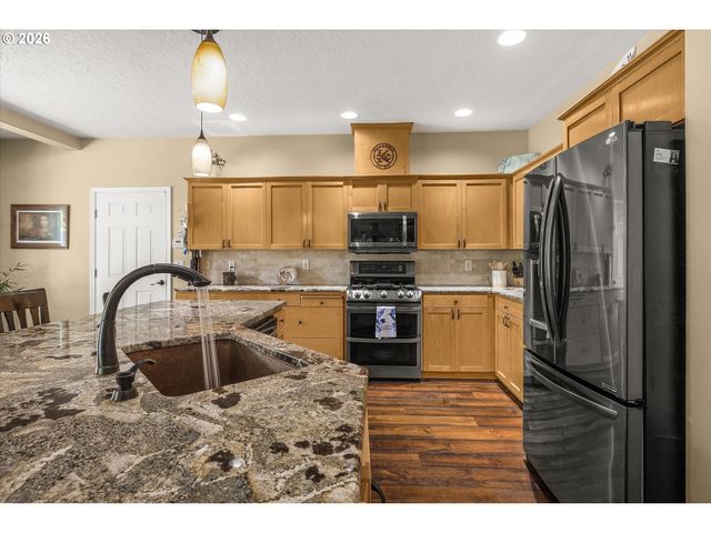 1418 Se 8TH Ave, Canby, OR 97013