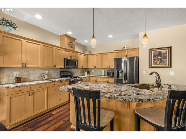 1418 Se 8TH Ave, Canby, OR 97013