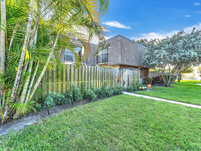2947 SW 22nd Cir 28D, Delray Beach, FL 33445