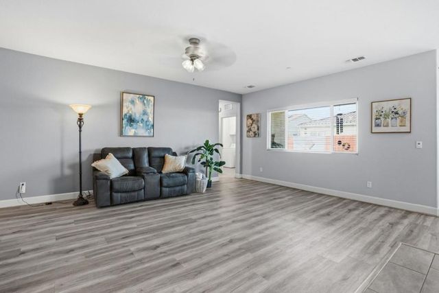 618 Machado Street, Los Banos, CA 93635