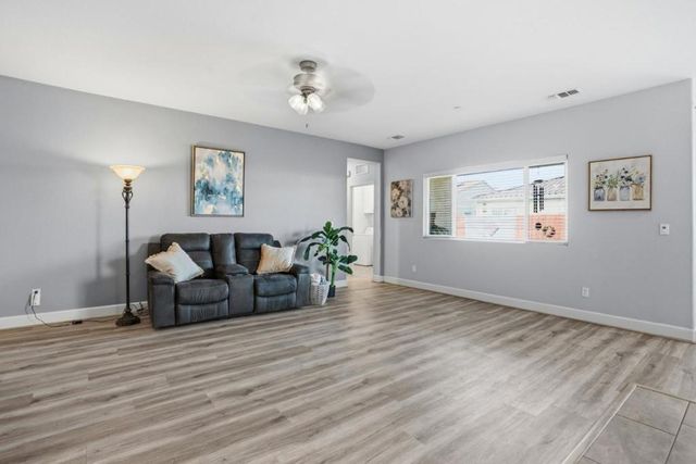 618 Machado Street, Los Banos, CA 93635