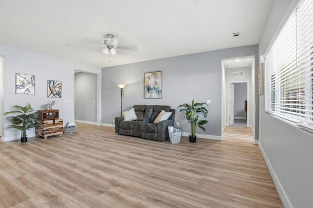 618 Machado Street, Los Banos, CA 93635