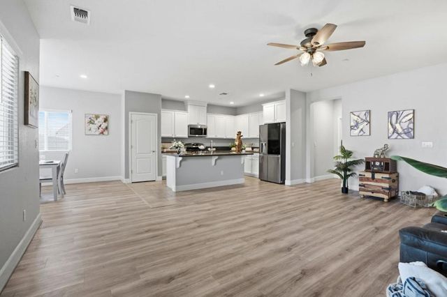 618 Machado Street, Los Banos, CA 93635