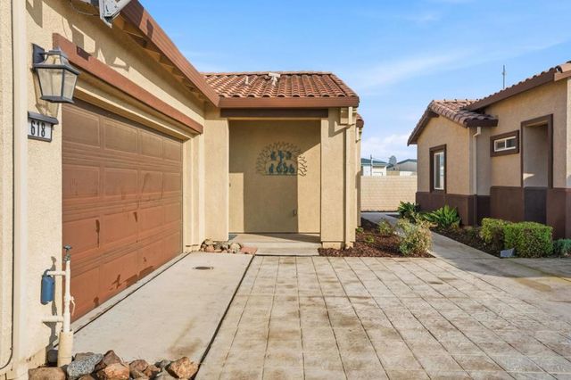 618 Machado Street, Los Banos, CA 93635