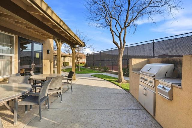 618 Machado Street, Los Banos, CA 93635